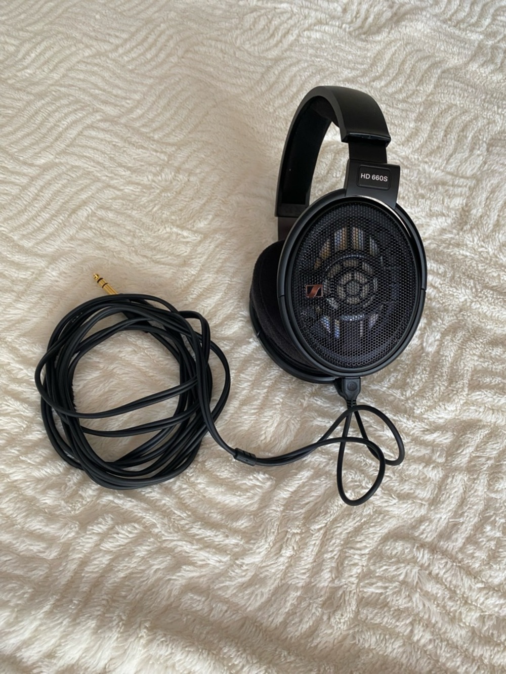 Sennheiser HD 660S Open-Back Headphones in Black